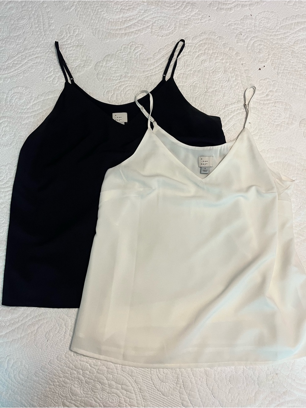 V-Neck Camisoles - Black & White
